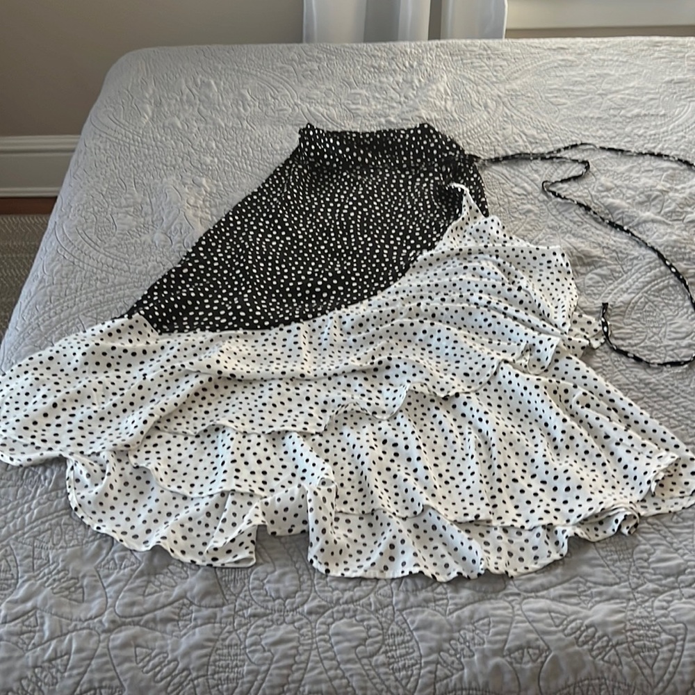 New without tags never worn Summersalt cover up wrap skirt